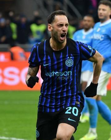 开云-恰尔汗伤得正是时候？国米管理层被推上风口浪尖，解决方案猜想！